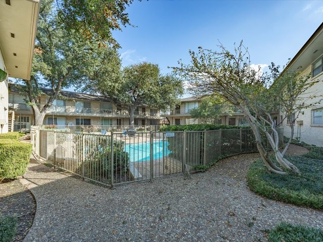 11102 Valleydale Drive A, Dallas, TX 75230