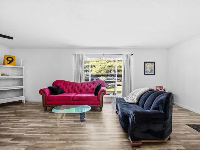 11102 Valleydale Drive A, Dallas, TX 75230