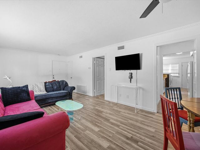 11102 Valleydale Drive A, Dallas, TX 75230