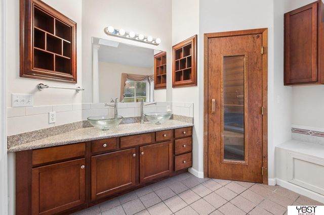 8932 Cass Circle, Plattsmouth, NE 68048