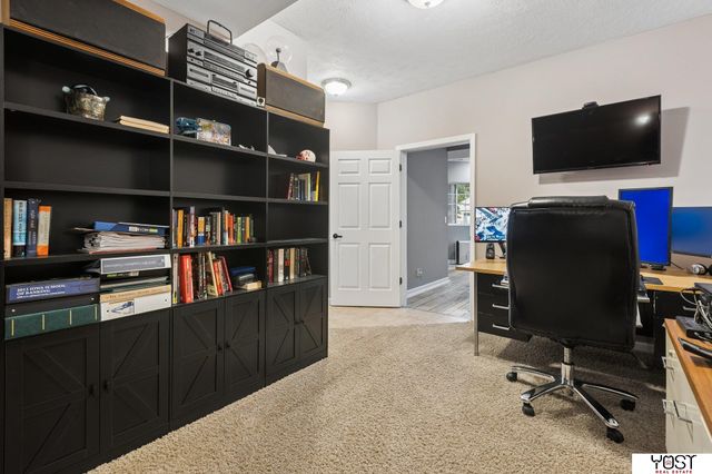 8932 Cass Circle, Plattsmouth, NE 68048