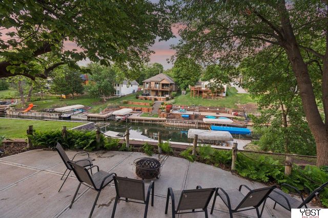 8932 Cass Circle, Plattsmouth, NE 68048