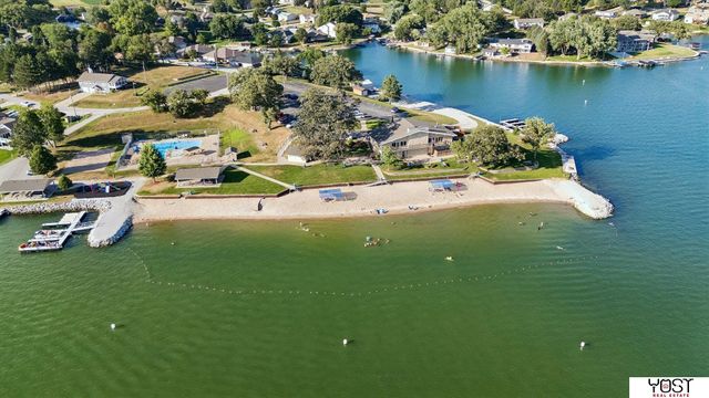 8932 Cass Circle, Plattsmouth, NE 68048