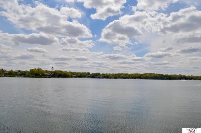 8932 Cass Circle, Plattsmouth, NE 68048