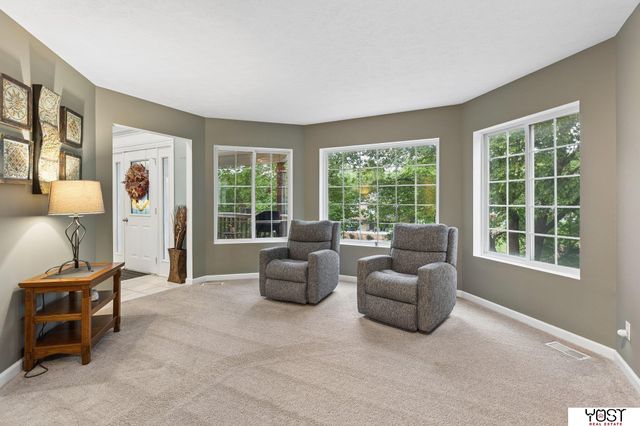 8932 Cass Circle, Plattsmouth, NE 68048