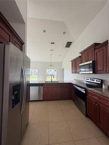 28 BOLTON COURT, Kissimmee, FL 34758