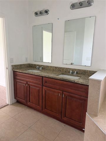 28 BOLTON COURT, Kissimmee, FL 34758