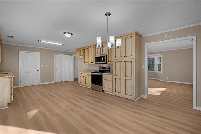 300 Woodland Drive, Calhoun, GA 30701