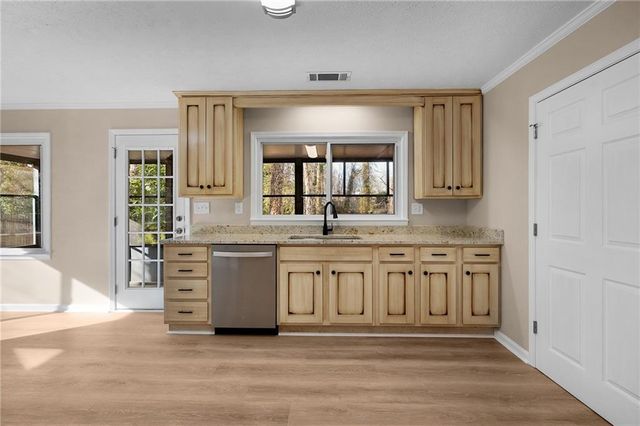 300 Woodland Drive, Calhoun, GA 30701