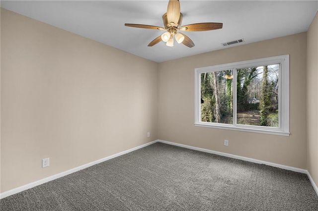 300 Woodland Drive, Calhoun, GA 30701