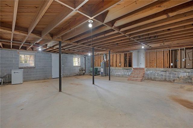 300 Woodland Drive, Calhoun, GA 30701