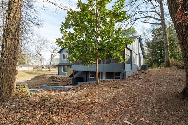 300 Woodland Drive, Calhoun, GA 30701