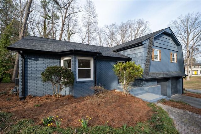 300 Woodland Drive, Calhoun, GA 30701