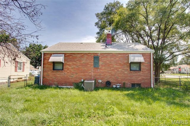 194 S Pence Street, East Alton, IL 62024