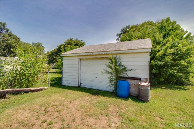194 S Pence Street, East Alton, IL 62024