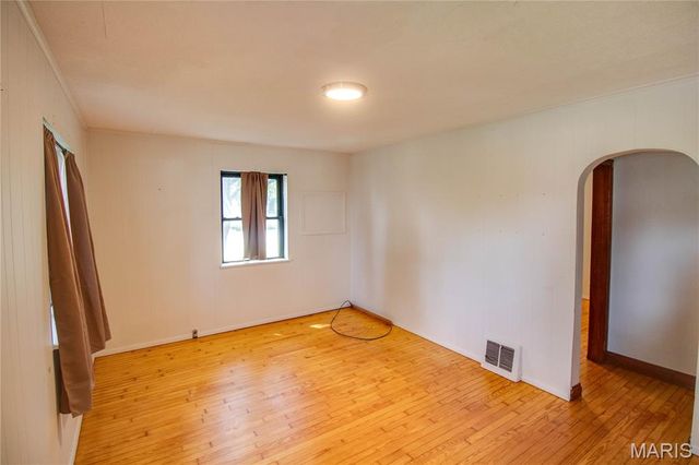 194 S Pence Street, East Alton, IL 62024