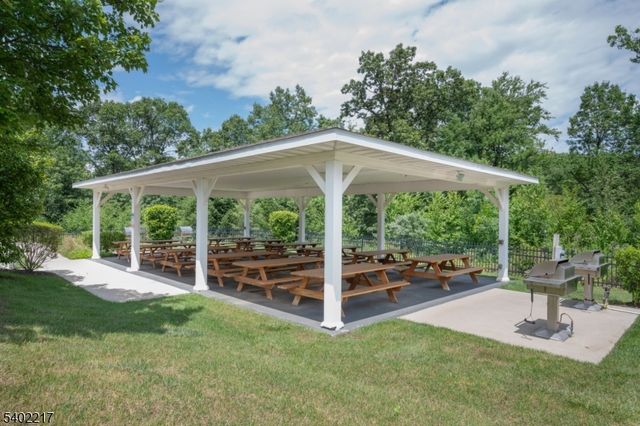 5107 Veterans Dr, Rockaway Twp., NJ 07885