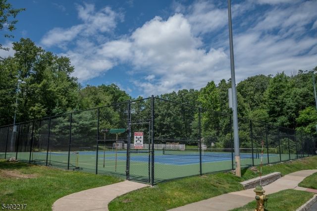 5107 Veterans Dr, Rockaway Twp., NJ 07885