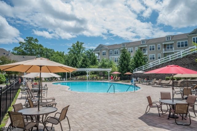 5107 Veterans Dr, Rockaway Twp., NJ 07885