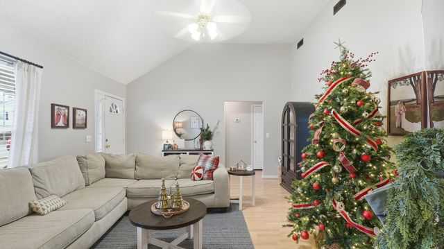 699 Colony Circle, Fort Oglethorpe, GA 30742