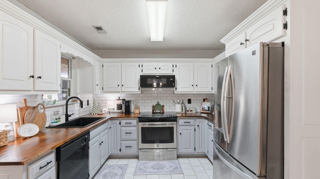 699 Colony Circle, Fort Oglethorpe, GA 30742