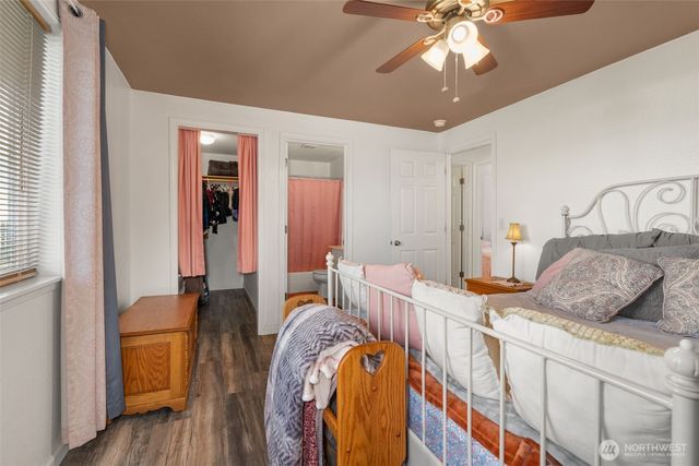 5916 187th Lane SW, Rochester, WA 98579