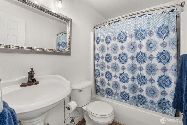 5916 187th Lane SW, Rochester, WA 98579