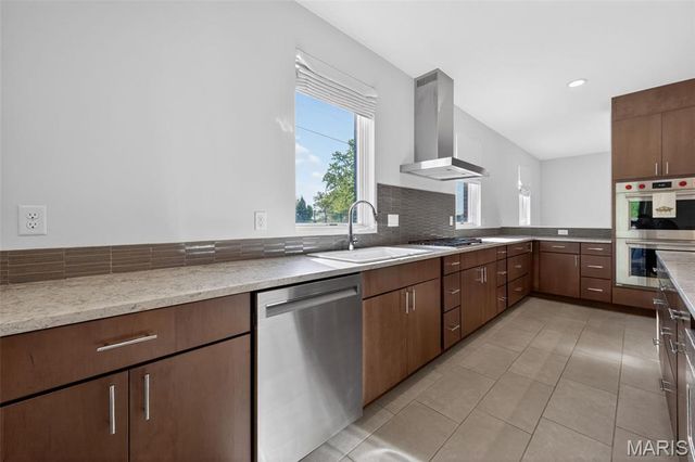 11901 Santino Court, St Louis, MO 63141