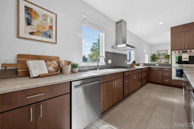 11901 Santino Court, St Louis, MO 63141