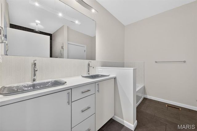 11901 Santino Court, St Louis, MO 63141