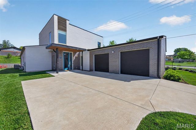 11901 Santino Court, St Louis, MO 63141