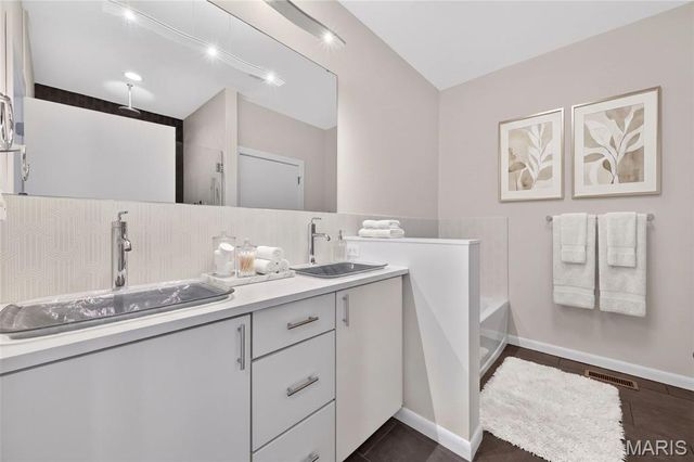 11901 Santino Court, St Louis, MO 63141