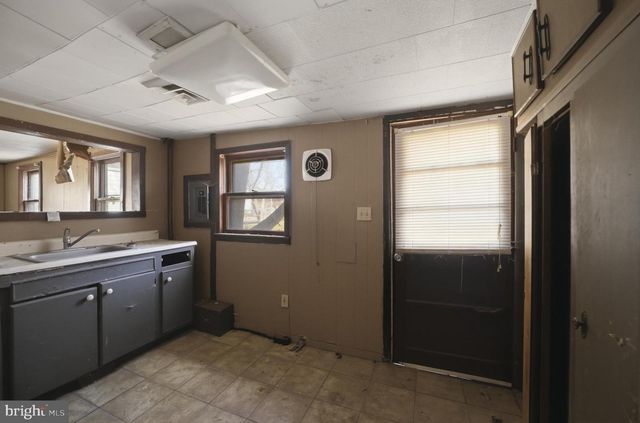 24 ELM ST, Salem, NJ 08079