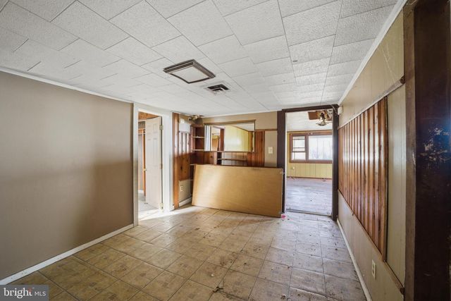 24 ELM ST, Salem, NJ 08079