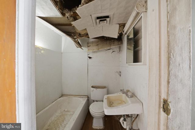 24 ELM ST, Salem, NJ 08079