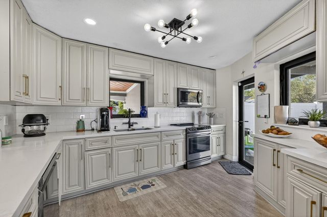 2601 NE 8th Court, Pompano Beach, FL 33062