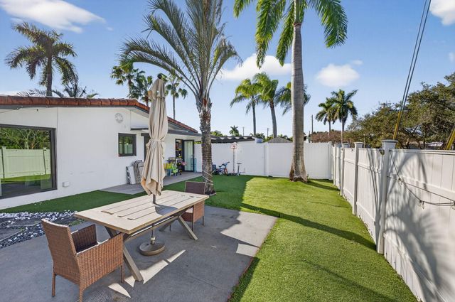 2601 NE 8th Court, Pompano Beach, FL 33062