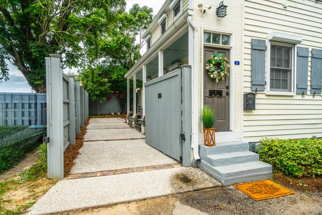 1 Ducs Court, Charleston, SC 29403