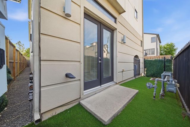 1814 Thompson Street, Houston, TX 77007