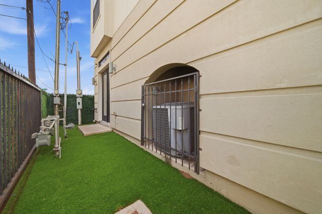 1814 Thompson Street, Houston, TX 77007