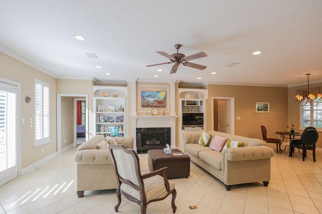1001 Lakeview Drive, Paducah, KY 42003