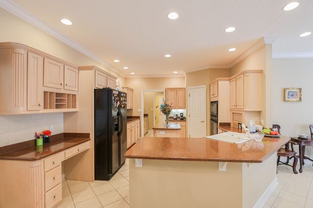 1001 Lakeview Drive, Paducah, KY 42003