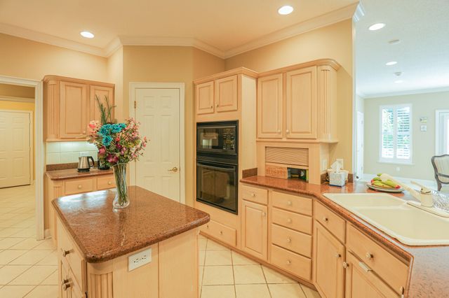 1001 Lakeview Drive, Paducah, KY 42003