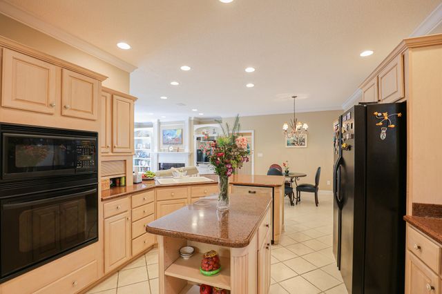1001 Lakeview Drive, Paducah, KY 42003