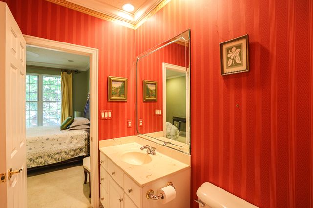 1001 Lakeview Drive, Paducah, KY 42003