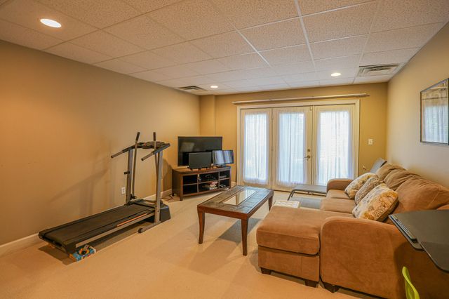 1001 Lakeview Drive, Paducah, KY 42003