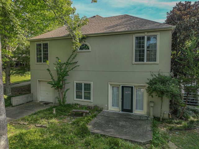 1001 Lakeview Drive, Paducah, KY 42003