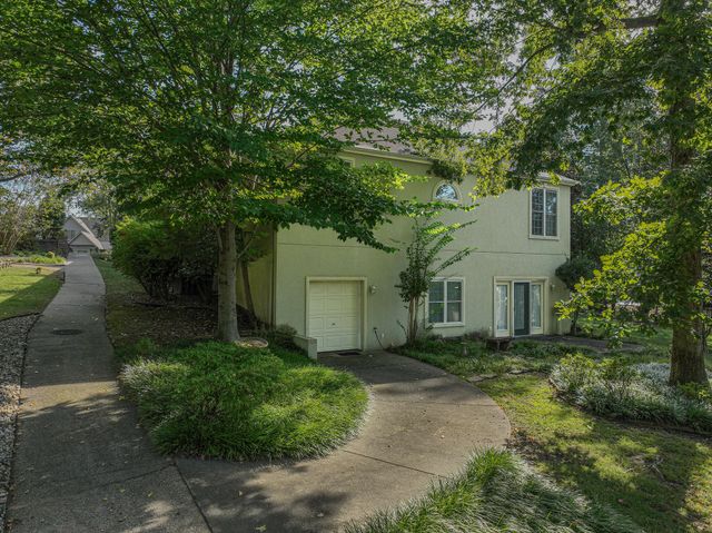 1001 Lakeview Drive, Paducah, KY 42003
