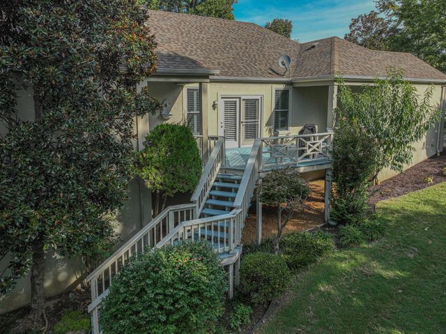 1001 Lakeview Drive, Paducah, KY 42003