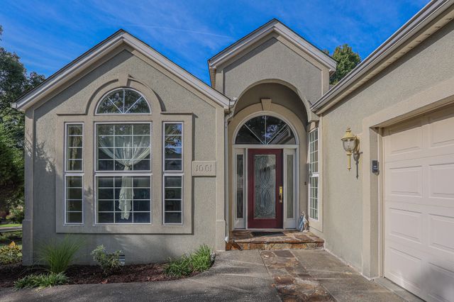 1001 Lakeview Drive, Paducah, KY 42003